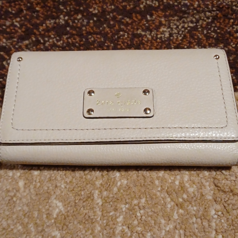 Kate Spade Sandra Baxter Street Pebbled Leather Flap Clutch Wallet WLRU1238 Tan